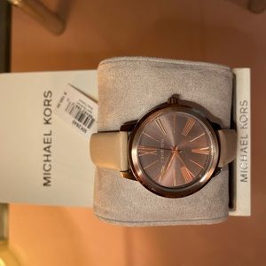 🌹auth BNWT🌹 Michael Kors Watch